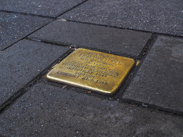 Teinahme am dezentralen Kunstwerk `Stolpersteine´